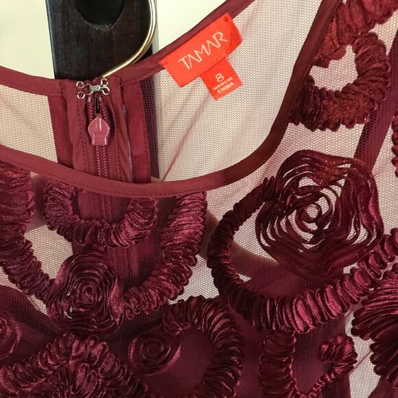 Tamar Burgundy lace gown size 8 NWOT - Picture 2 of 9